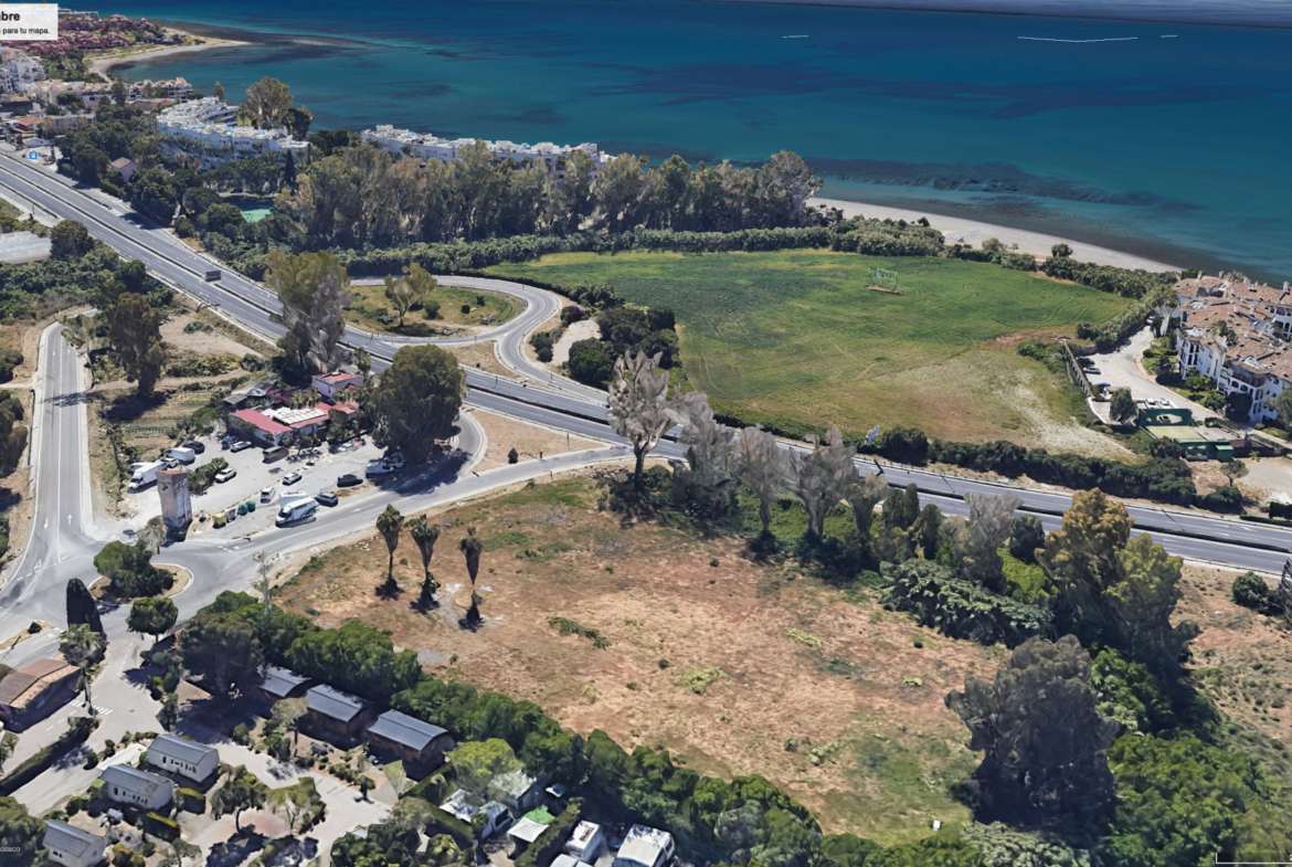 Plot in Estepona East