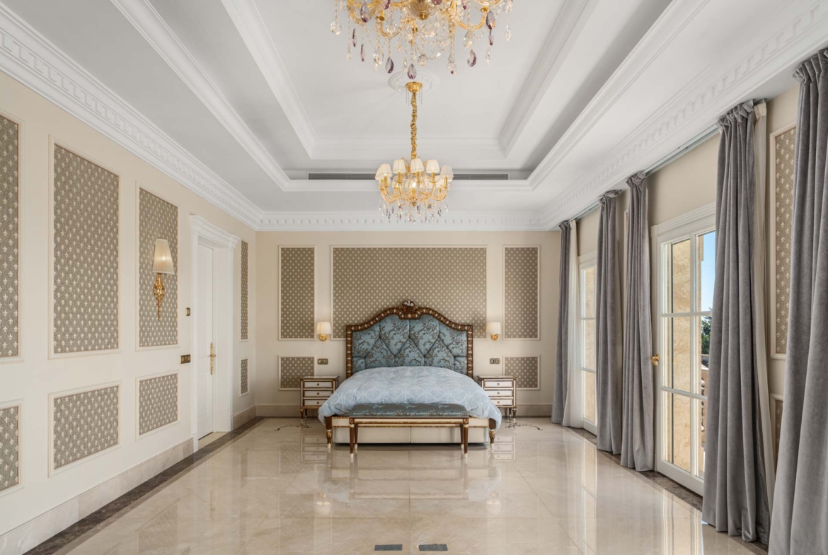 Tuscany Palazzo-Style Mansion in Sierra Blanca - Golden Mile, Marbella
