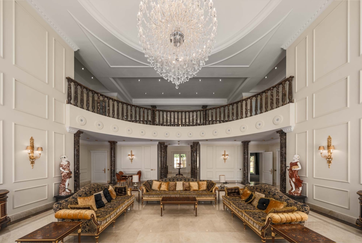 Tuscany Palazzo-Style Mansion in Sierra Blanca - Golden Mile, Marbella