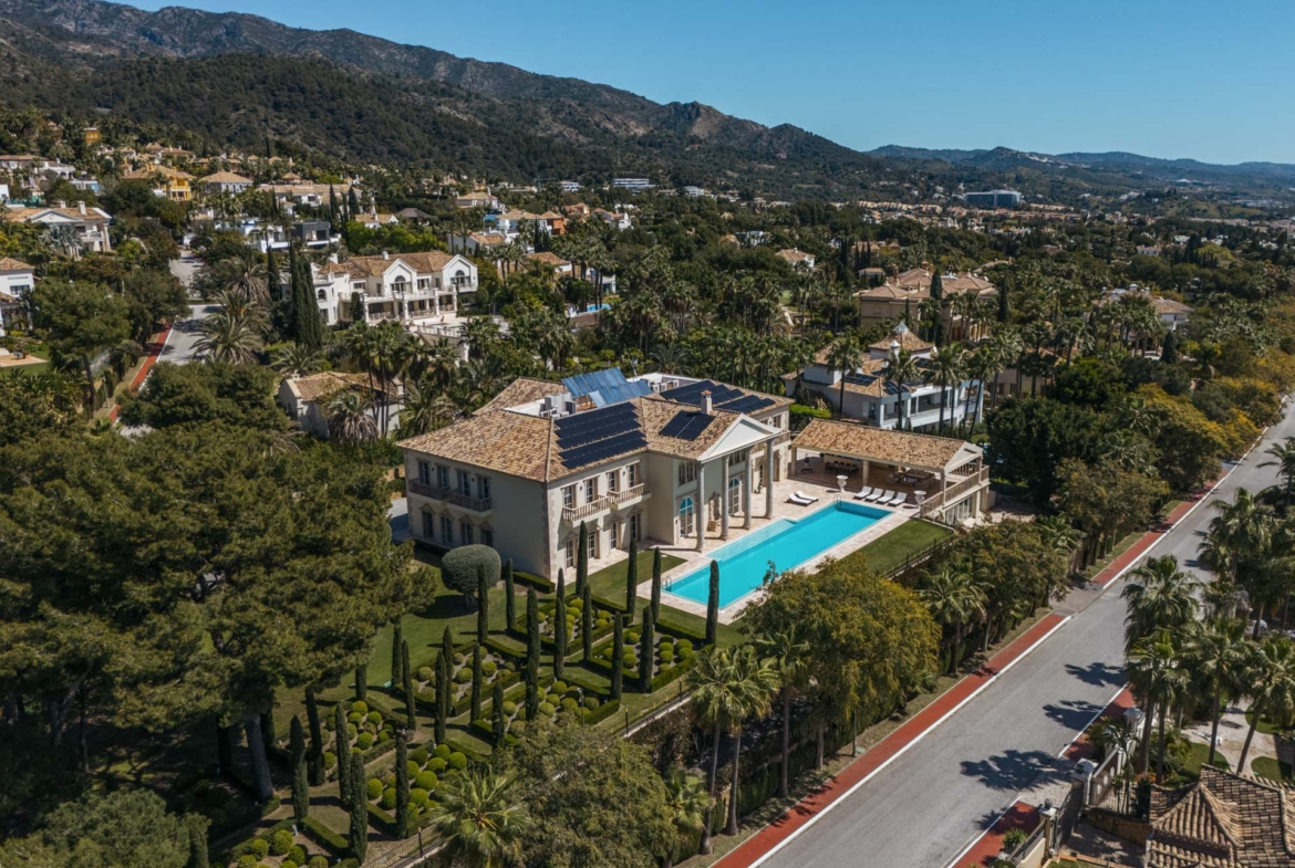 Tuscany Palazzo-Style Mansion in Sierra Blanca - Golden Mile, Marbella
