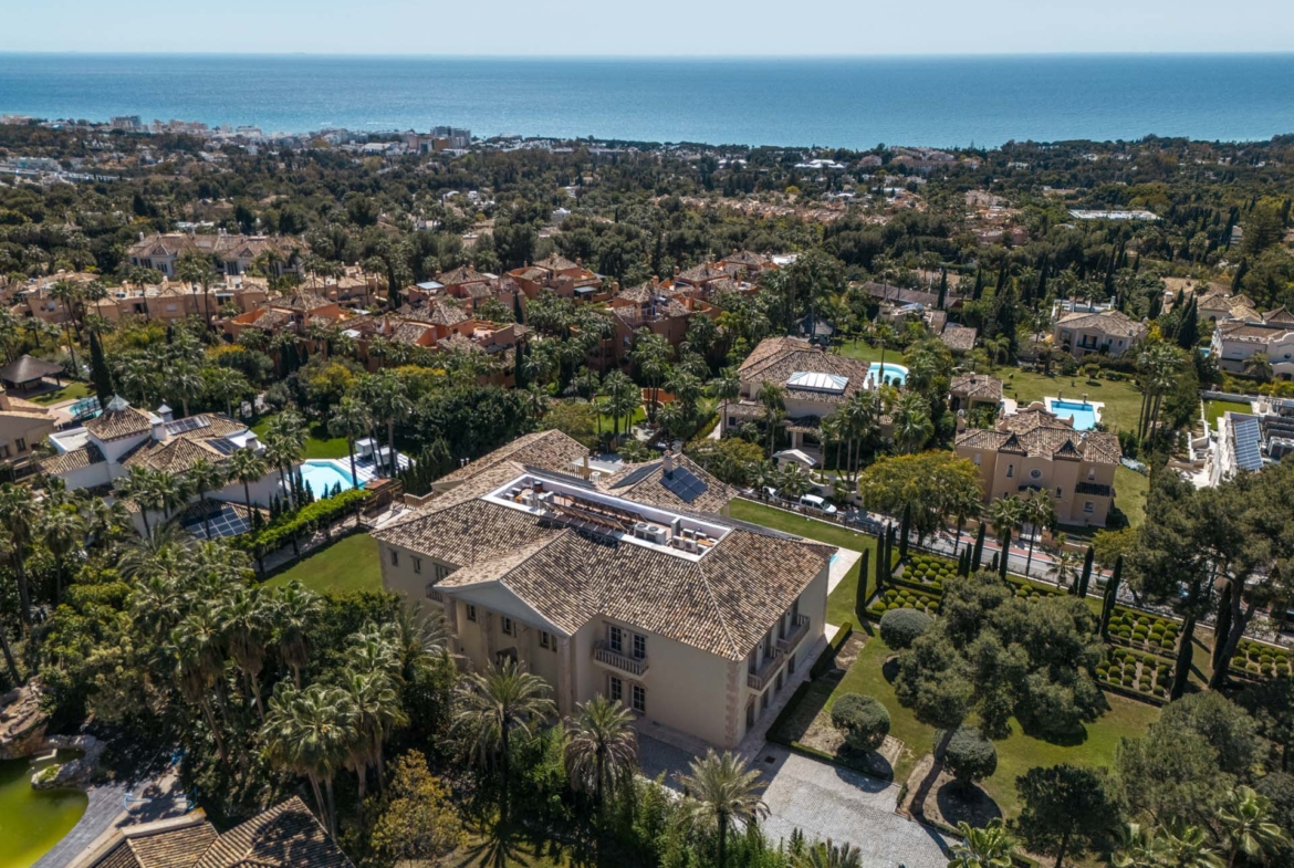 Tuscany Palazzo-Style Mansion in Sierra Blanca - Golden Mile, Marbella
