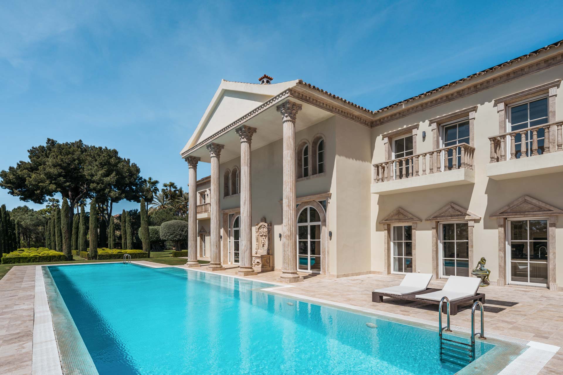 GEM–23 Tuscany Palazzo-Style Mansion in Sierra Blanca - Golden Mile, Marbella