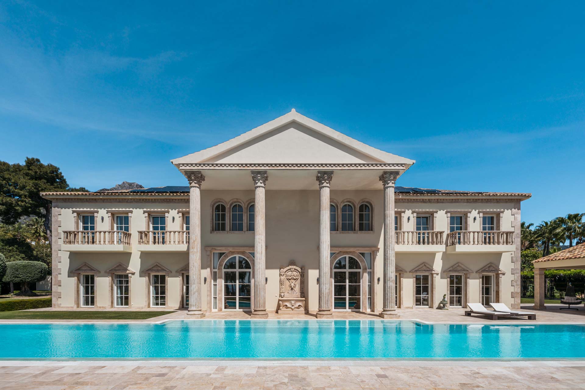 GEM–24 Tuscany Palazzo-Style Mansion in Sierra Blanca - Golden Mile, Marbella