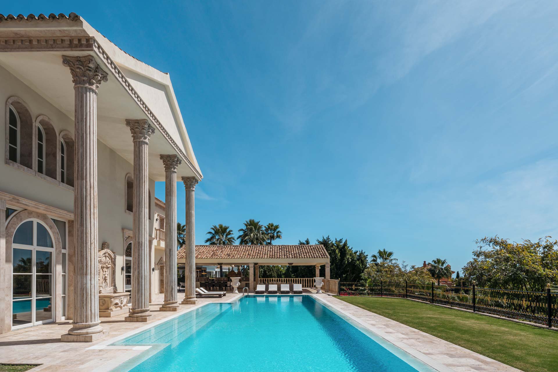 GEM–25 Tuscany Palazzo-Style Mansion in Sierra Blanca - Golden Mile, Marbella