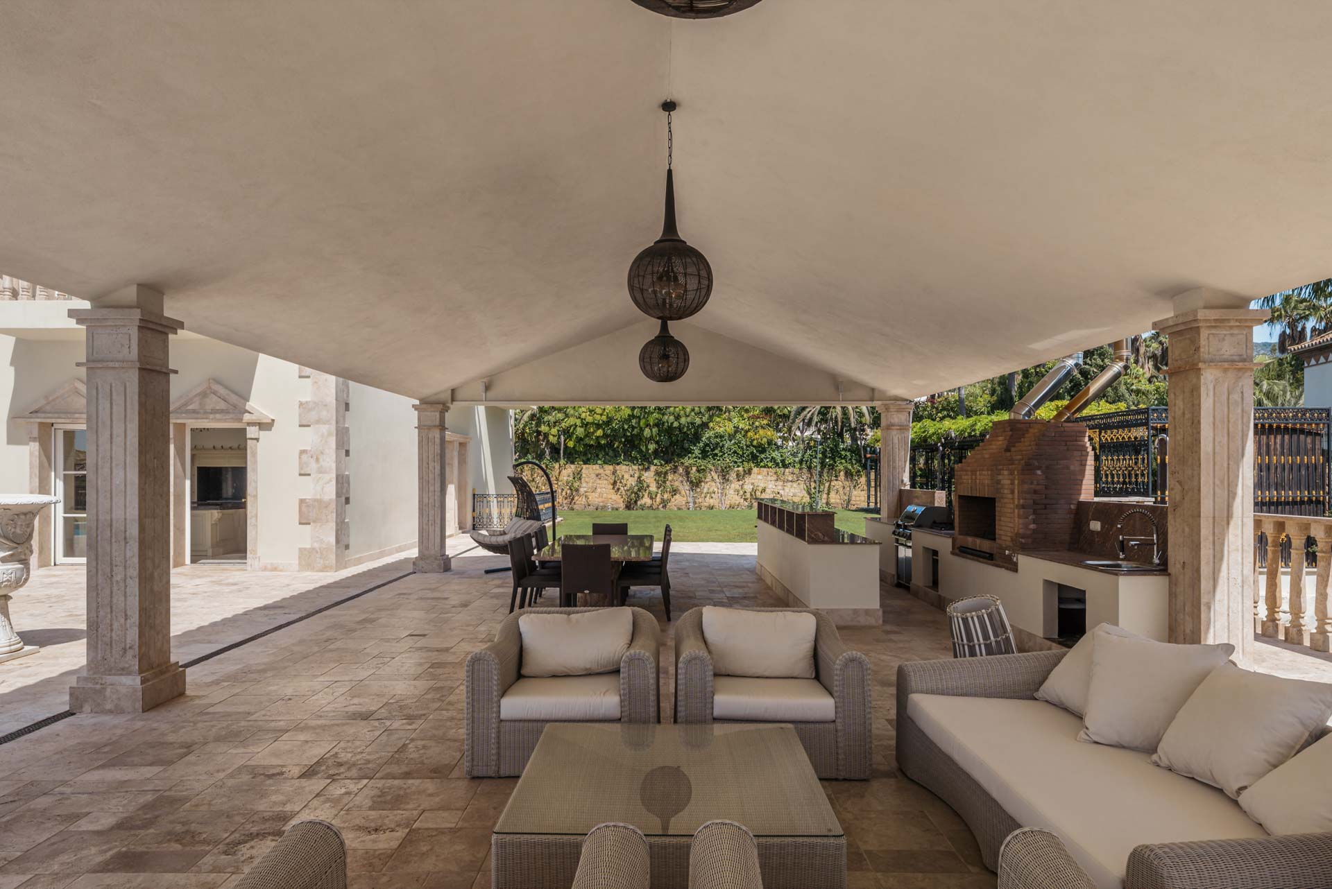 GEM–30 Tuscany Palazzo-Style Mansion in Sierra Blanca - Golden Mile, Marbella
