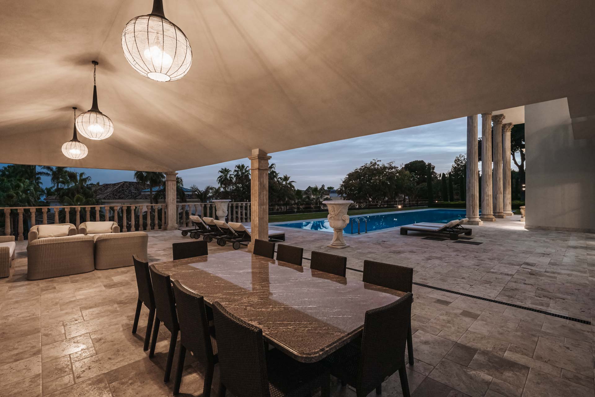 GEM–39 Exquisite Mansion in Sierra Blanca