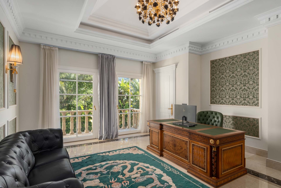 Tuscany Palazzo-Style Mansion in Sierra Blanca - Golden Mile, Marbella