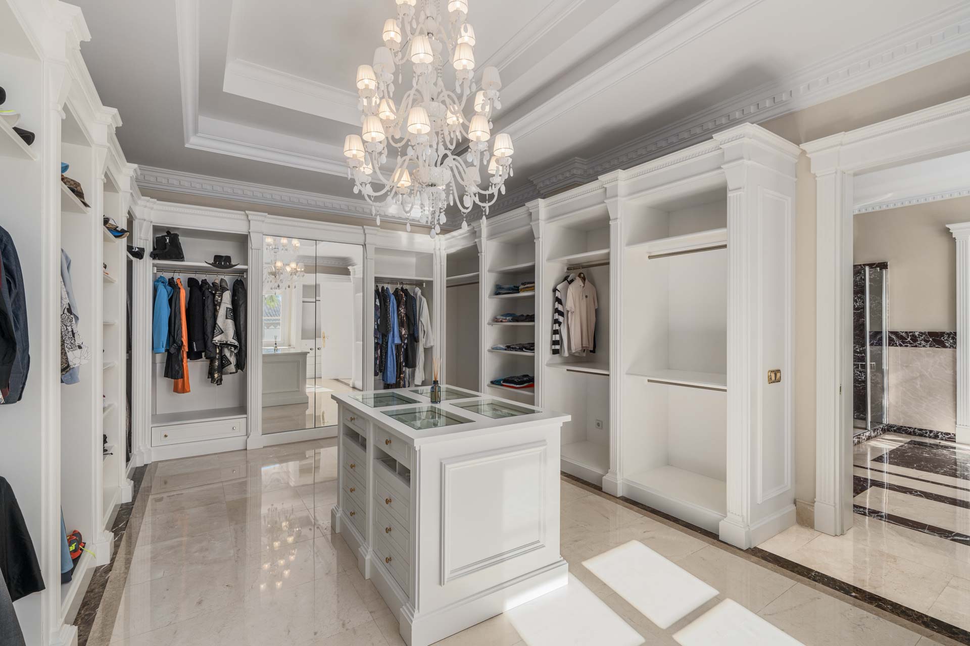 GEM–6 Tuscany Palazzo-Style Mansion in Sierra Blanca - Golden Mile, Marbella