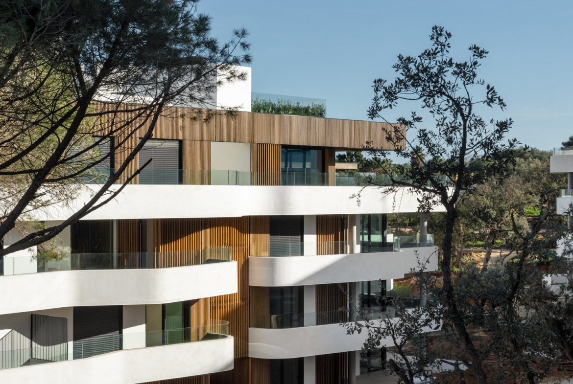 Village Verde Apartments & Penthouses in La Reserva, Sotogrande