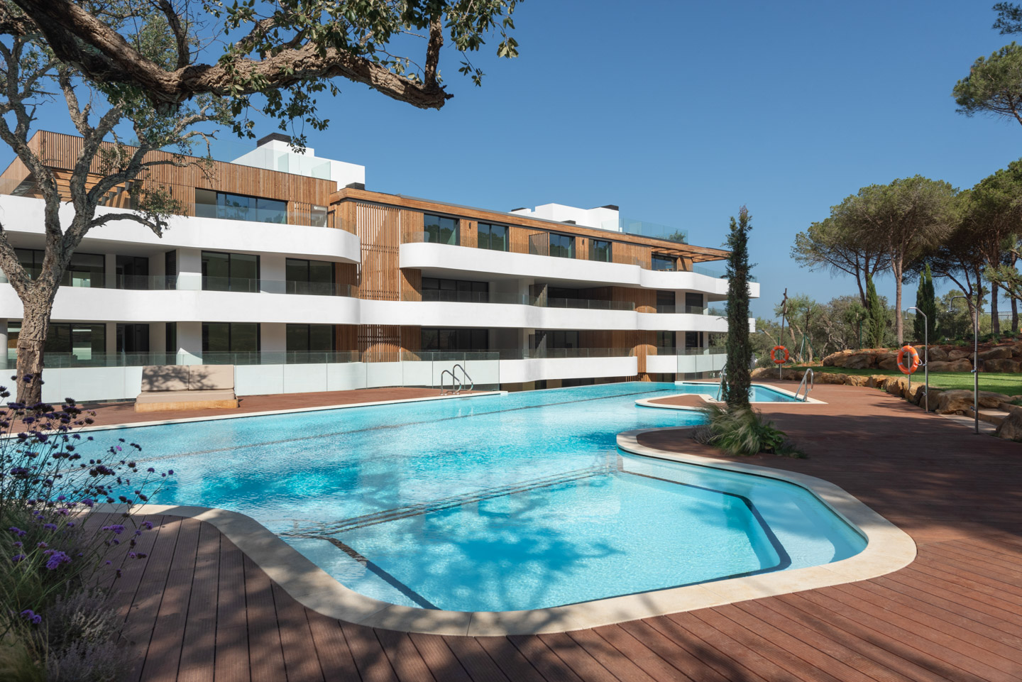 Village Verde Apartments & Penthouses in La Reserva, Sotogrande