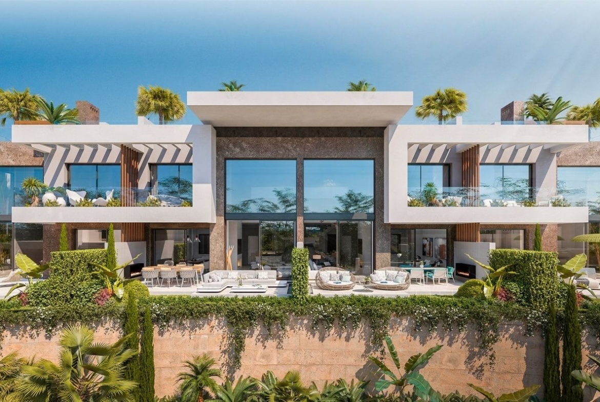 The List - Luxury Townhouses in Rio Real, Marbella
