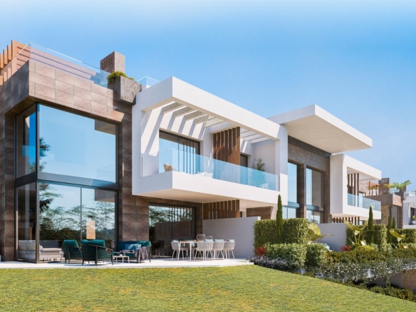 The List - Luxury Townhouses in Rio Real, Marbella
