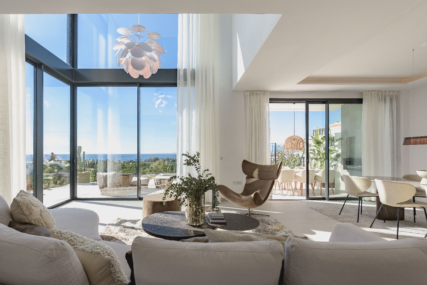 tl-salon-comedor-4 The List - Luxury Townhouses in Rio Real, Marbella
