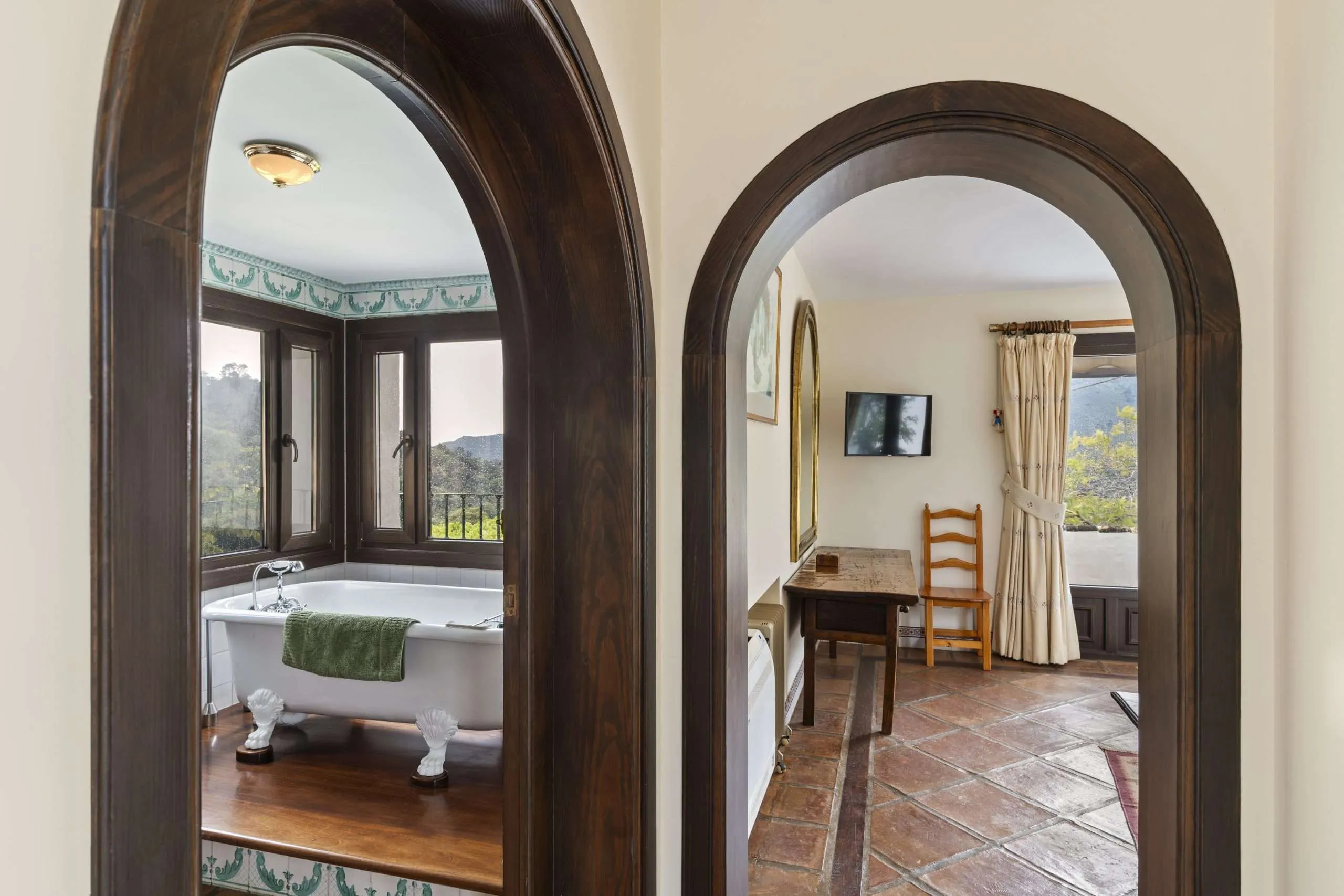 A7404804-scaled Exclusive Finca at Istan Lake in Marbella
