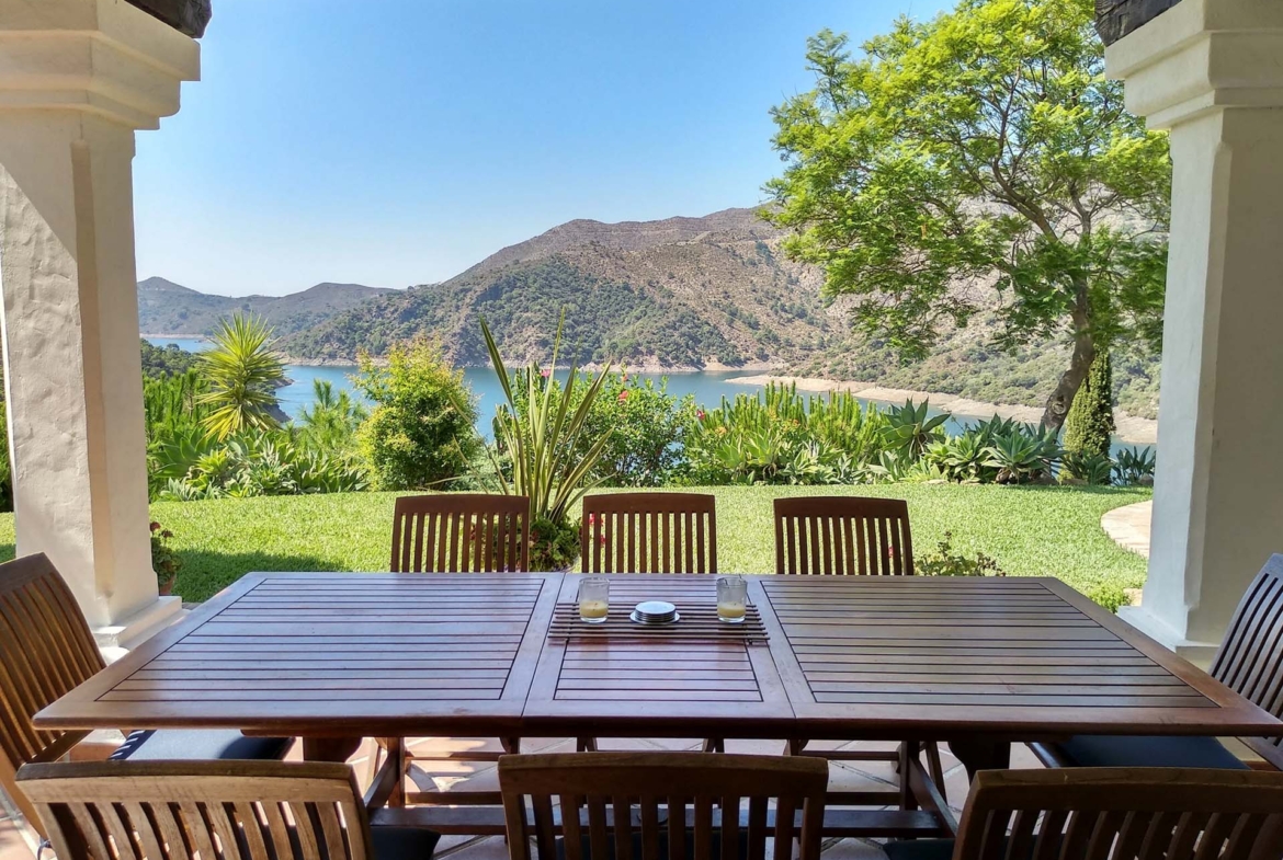 Exclusive Finca at Istan Lake in Marbella