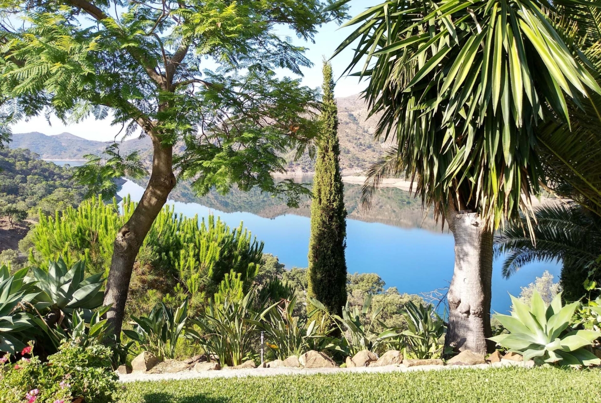 Exclusive Finca at Istan Lake in Marbella