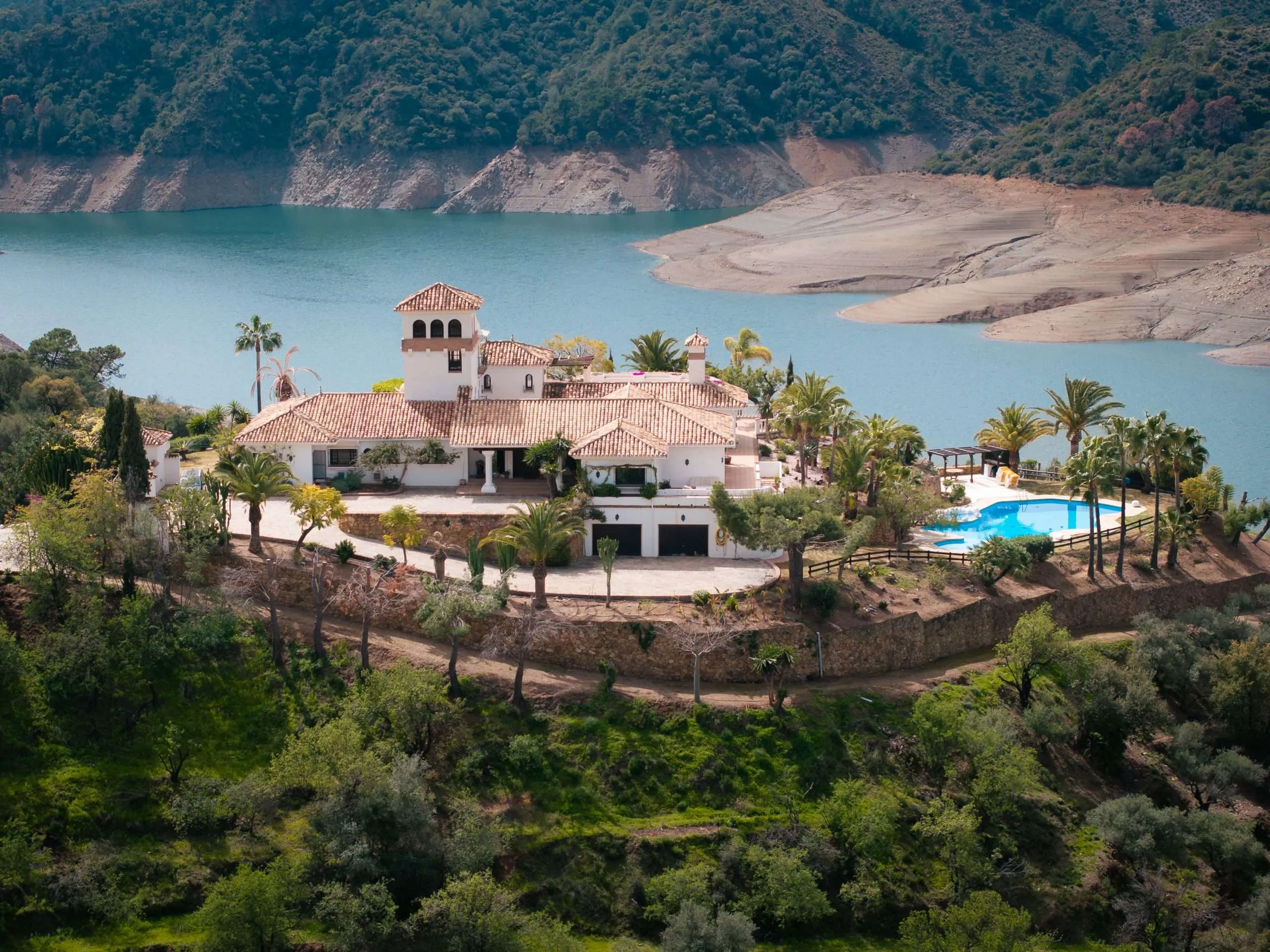 drone-2-scaled Exclusive Finca at Istan Lake in Marbella