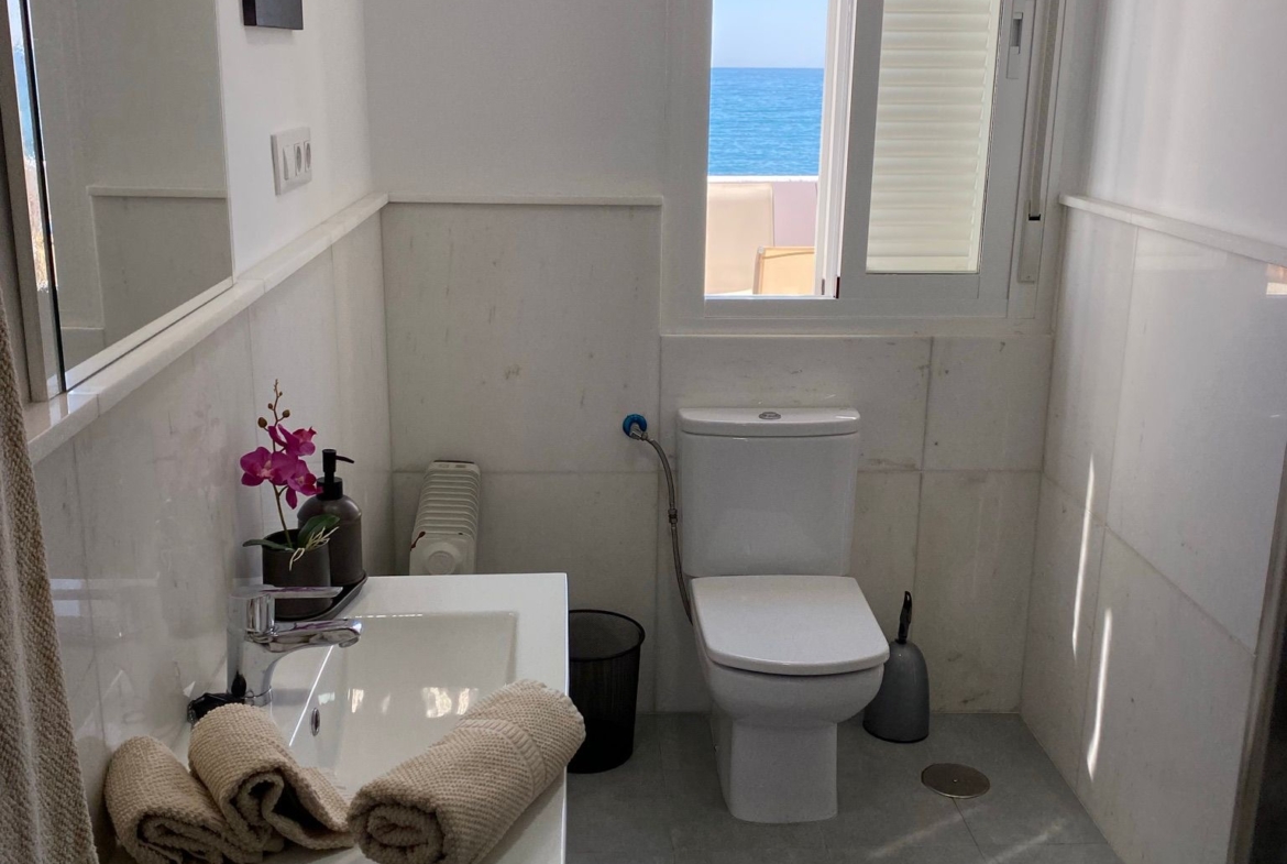 Seafront Freehold Investment with Restaurant and Approved Residential Project