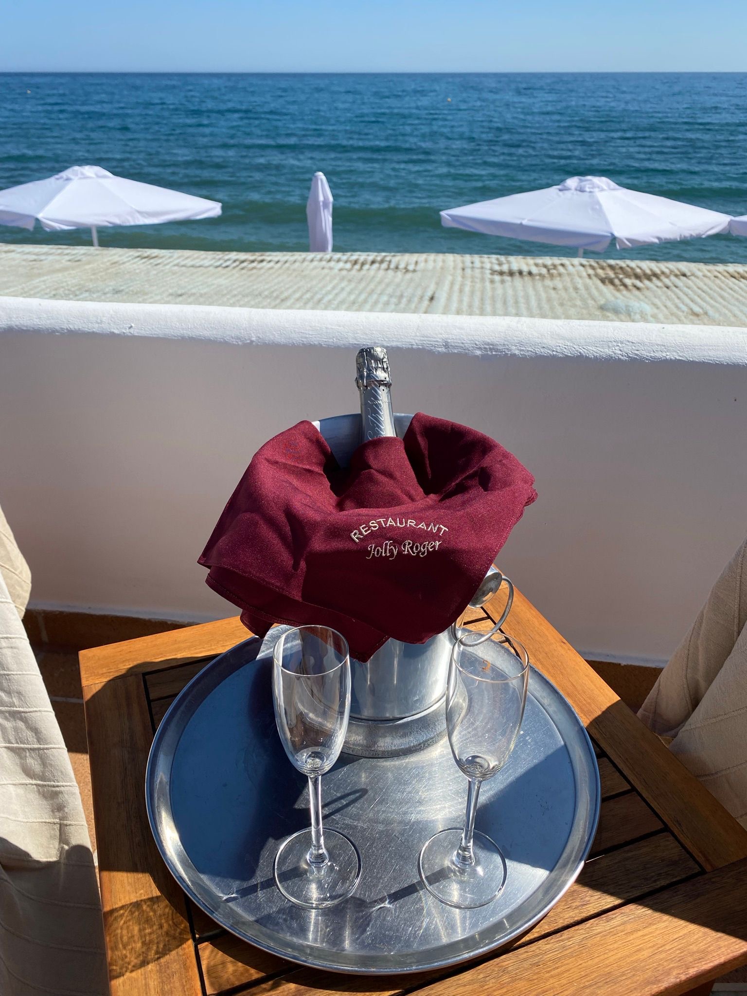 0ca5f185-85d2-4eed-bf8d-88d2e9108272 Seafront Freehold Investment with Restaurant and Approved Residential Project