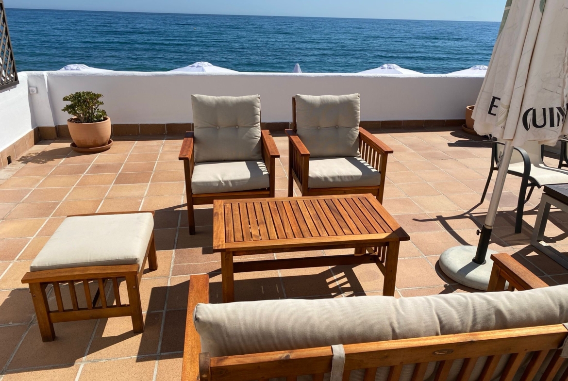 Seafront Freehold Investment with Restaurant and Approved Residential Project