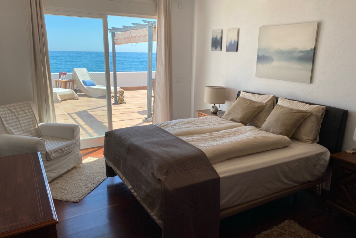 Seafront Freehold Investment with Restaurant and Approved Residential Project