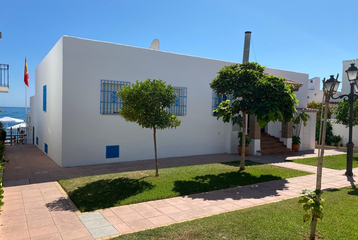 Seafront Freehold Investment with Restaurant and Approved Residential Project
