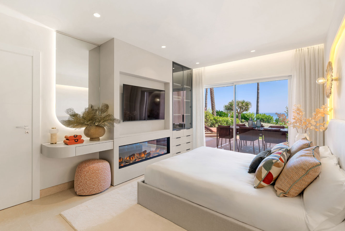 Apartment in Menara Beach, New Golden Mile, Estepona