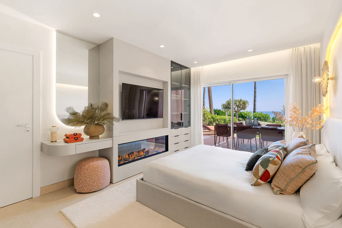 Apartment in Menara Beach, New Golden Mile, Estepona