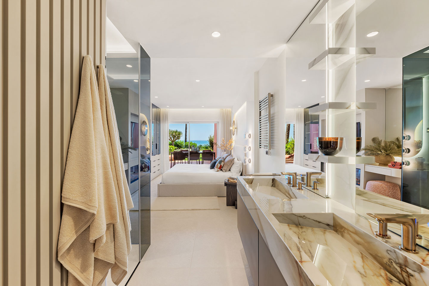 Apartment in Menara Beach, New Golden Mile, Estepona
