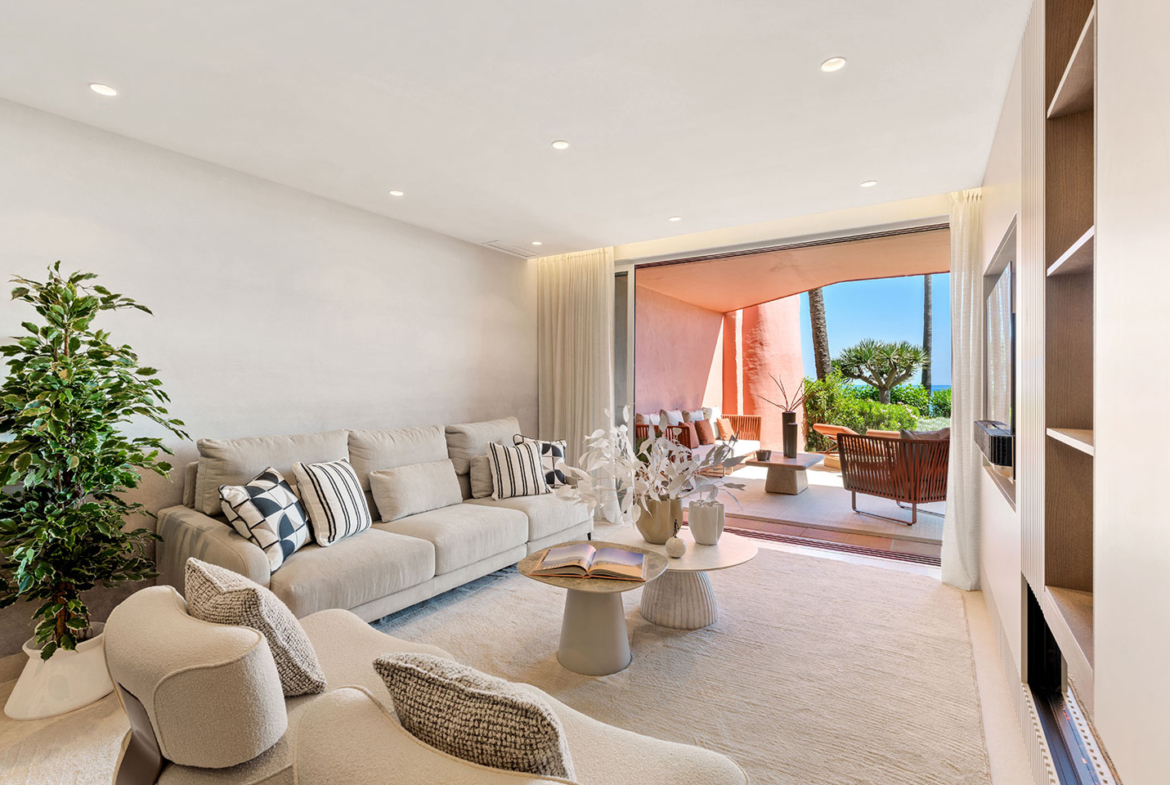 Apartment in Menara Beach, New Golden Mile, Estepona