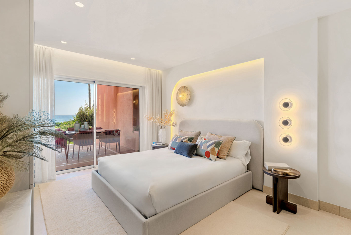 Apartment in Menara Beach, New Golden Mile, Estepona