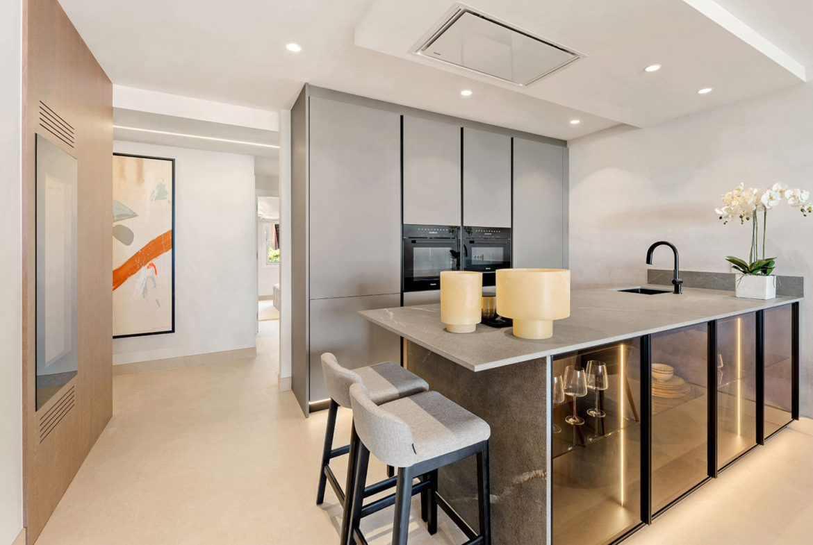 Apartment in Menara Beach, New Golden Mile, Estepona