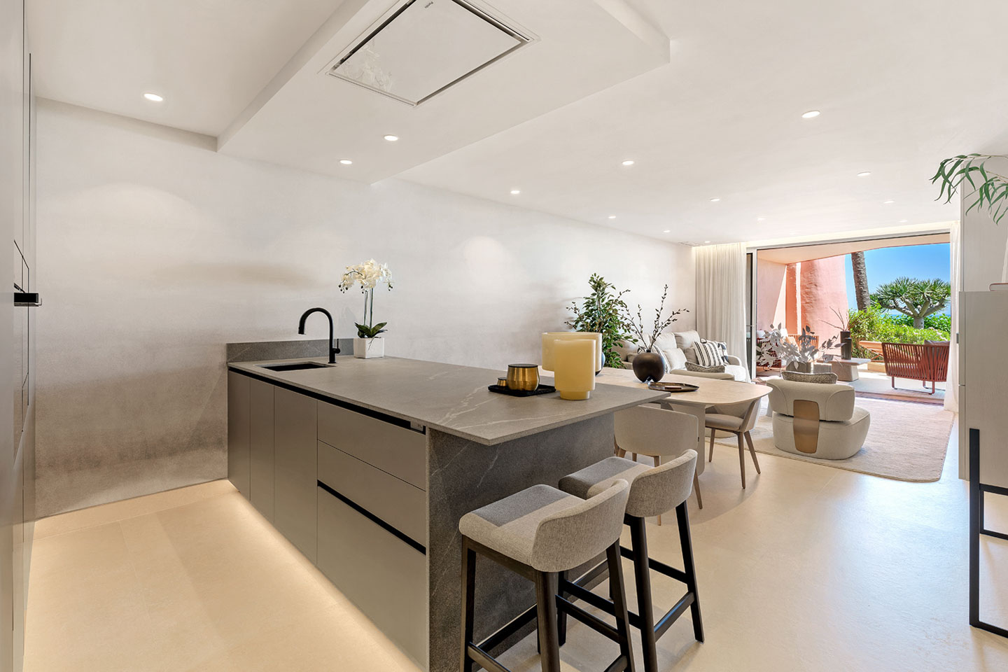 Apartment in Menara Beach, New Golden Mile, Estepona
