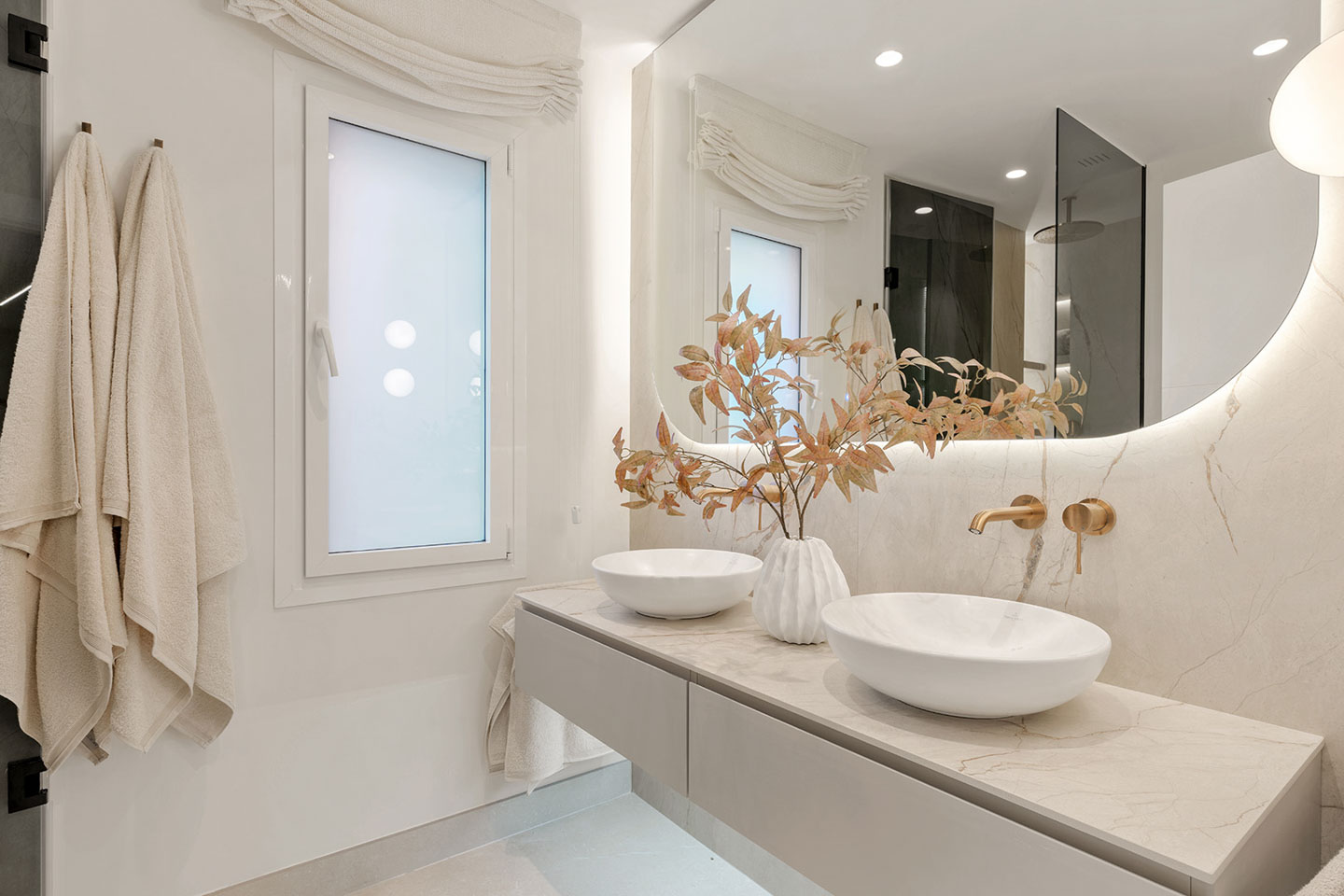 Apartment in Menara Beach, New Golden Mile, Estepona