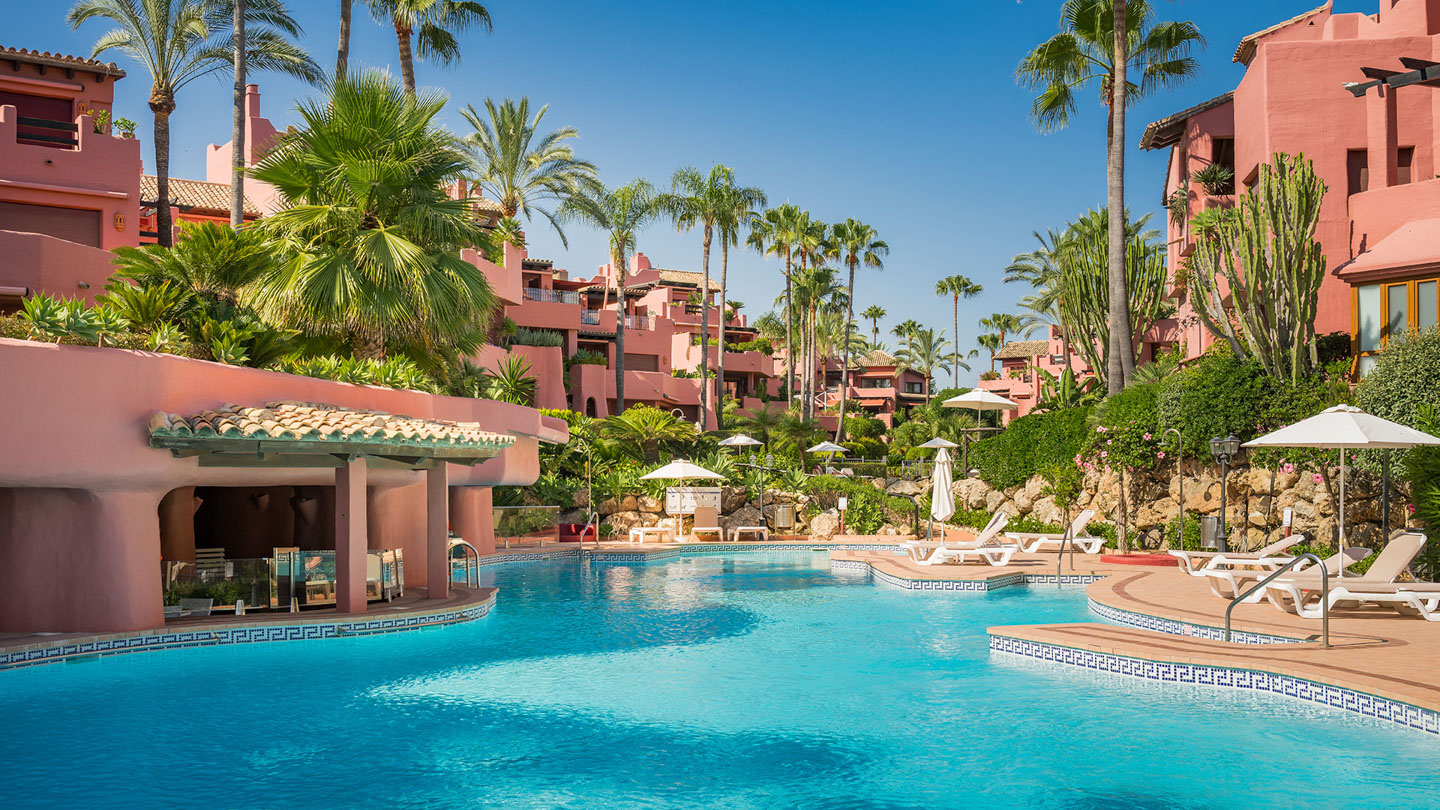 Apartment in Menara Beach, New Golden Mile, Estepona