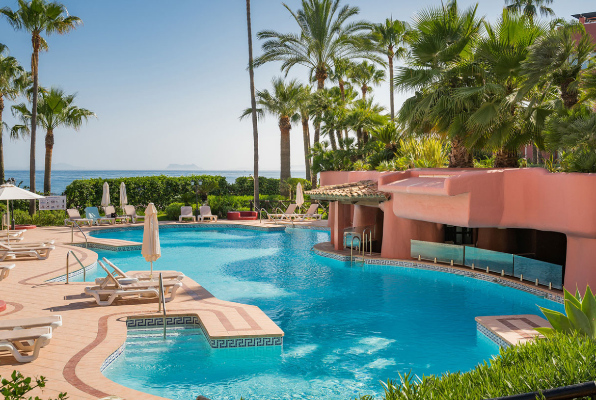 Apartment in Menara Beach, New Golden Mile, Estepona