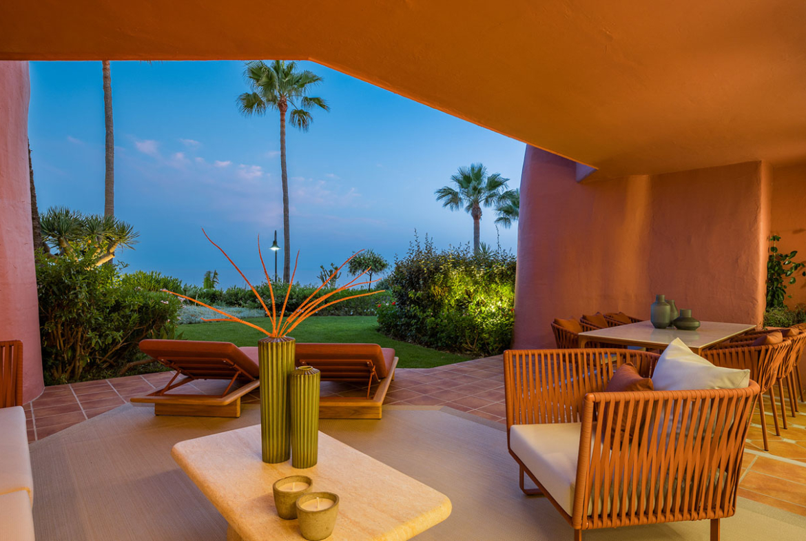 Apartment in Menara Beach, New Golden Mile, Estepona