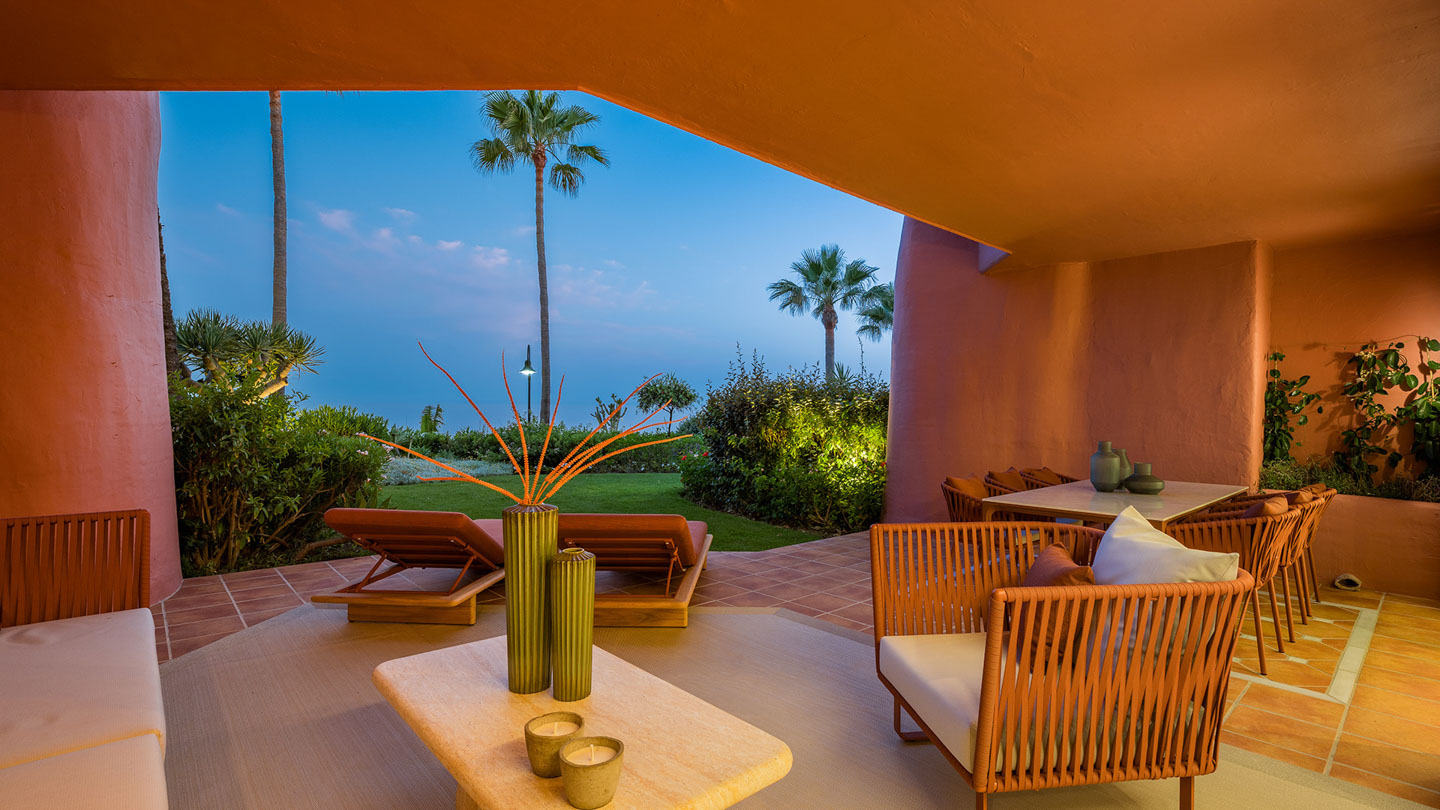 Apartment in Menara Beach, New Golden Mile, Estepona