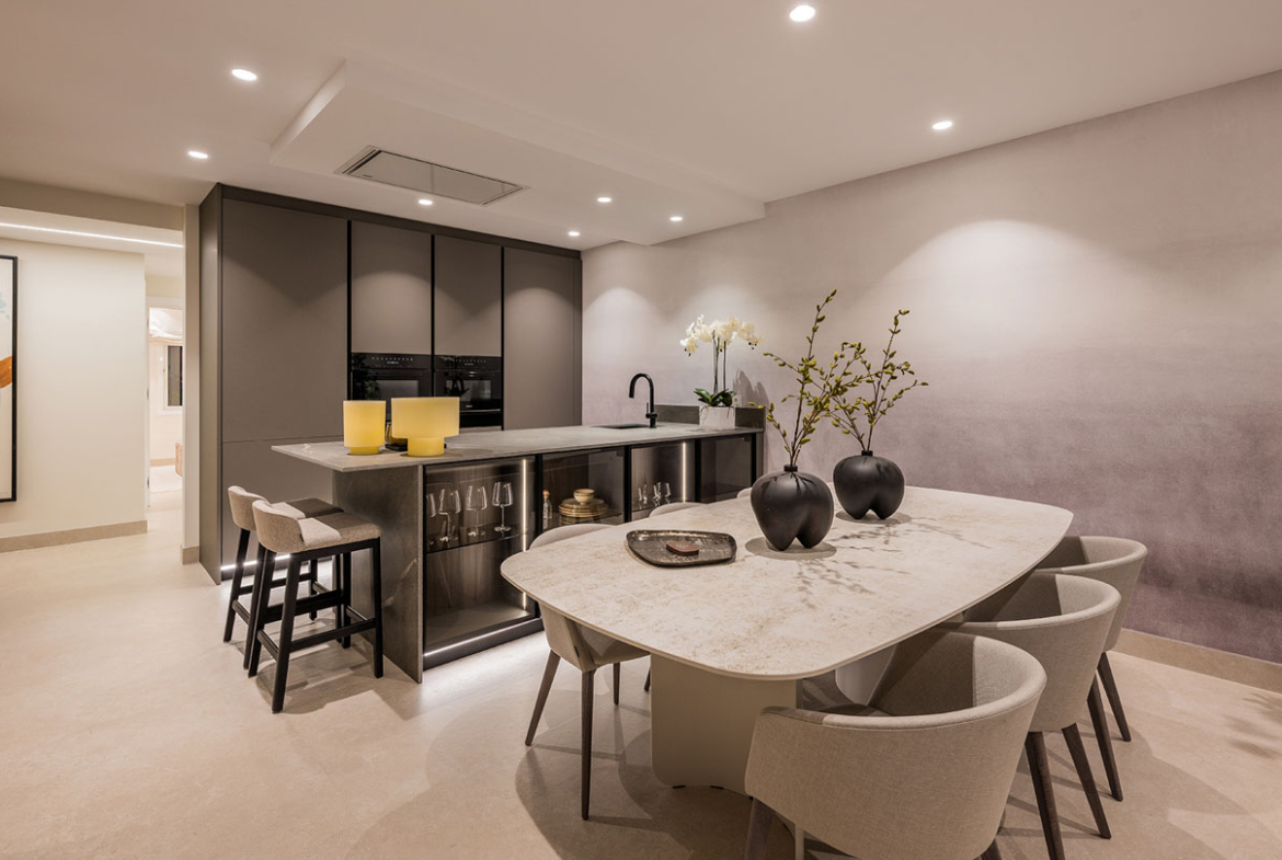 Apartment in Menara Beach, New Golden Mile, Estepona