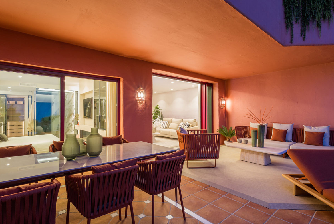 Apartment in Menara Beach, New Golden Mile, Estepona