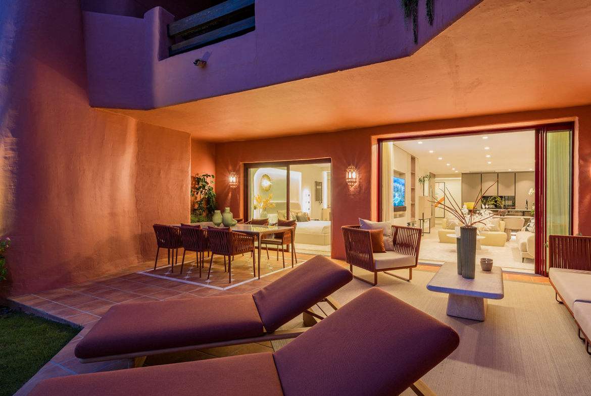 Apartment in Menara Beach, New Golden Mile, Estepona