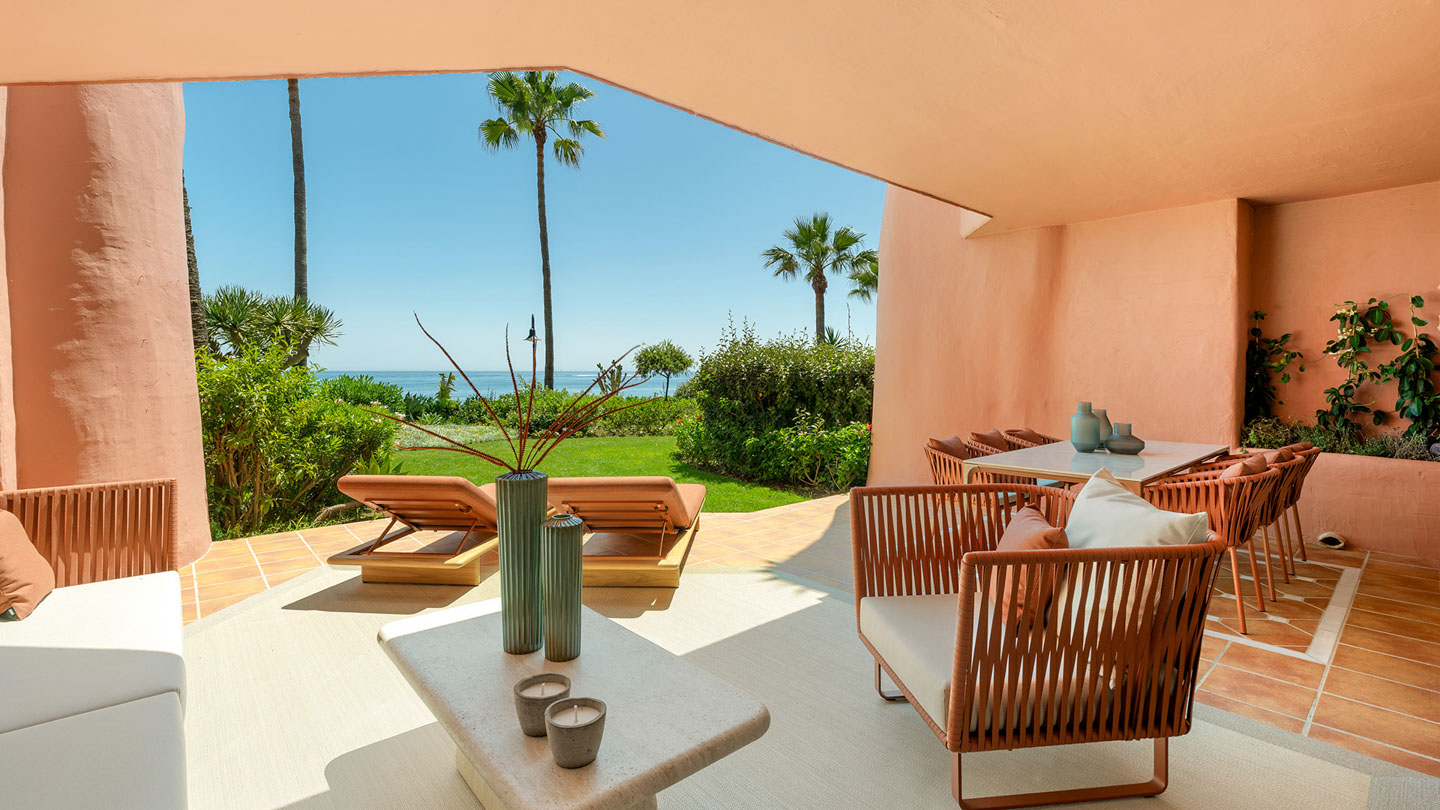 Apartment in Menara Beach, New Golden Mile, Estepona