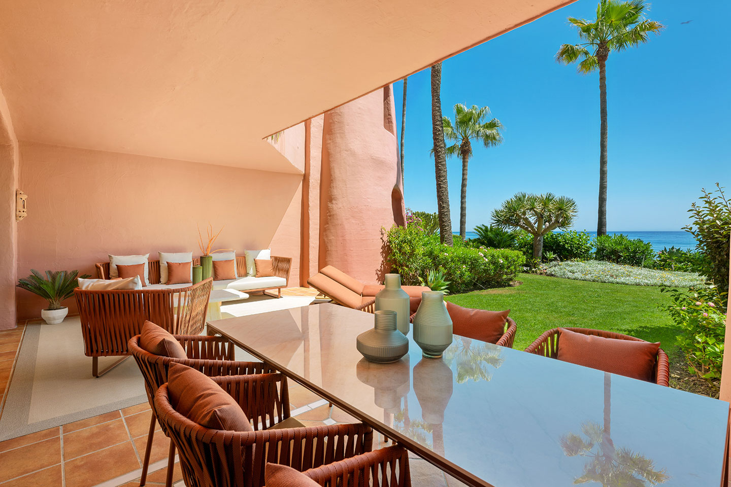 Apartment in Menara Beach, New Golden Mile, Estepona