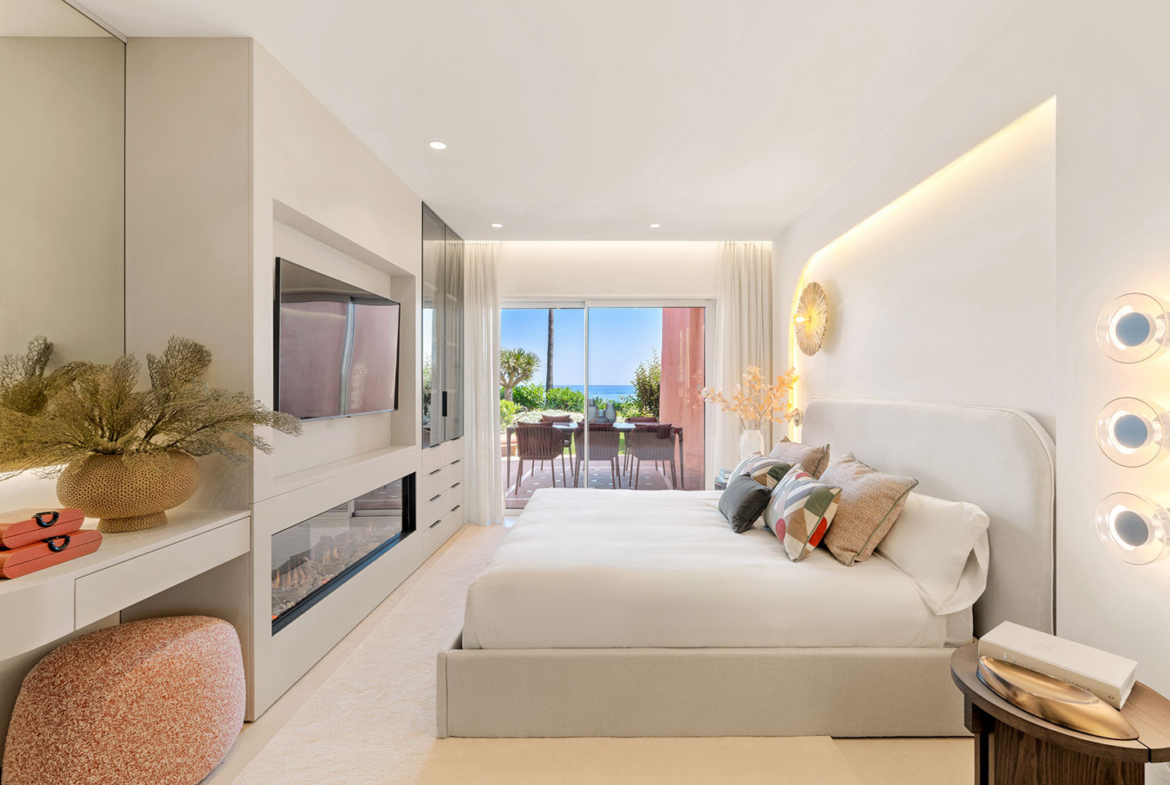 Apartment in Menara Beach, New Golden Mile, Estepona