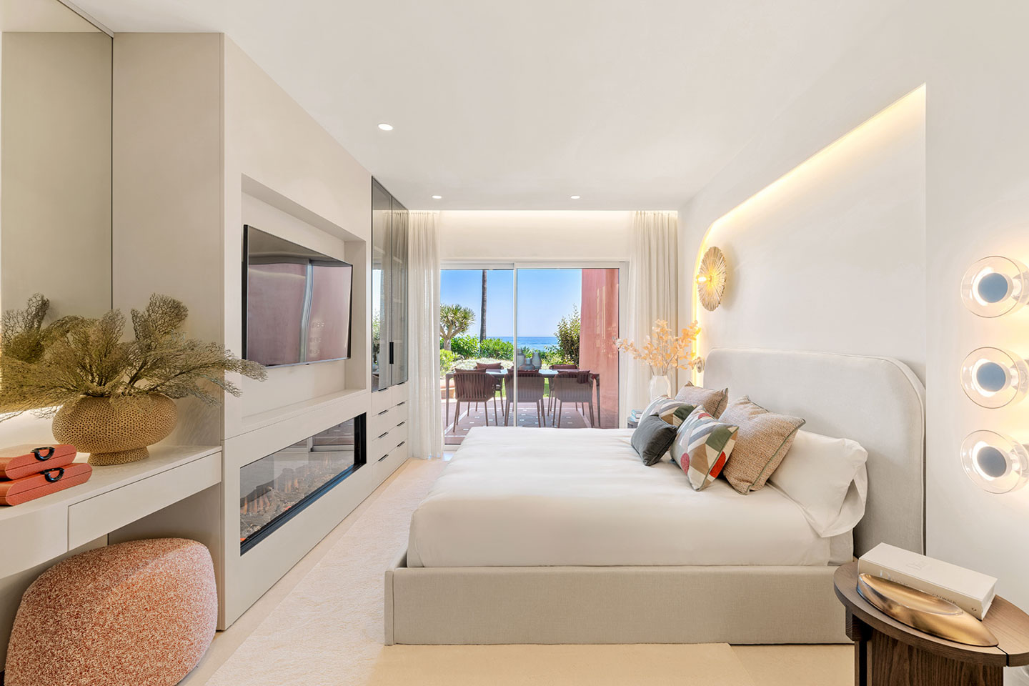 Apartment in Menara Beach, New Golden Mile, Estepona
