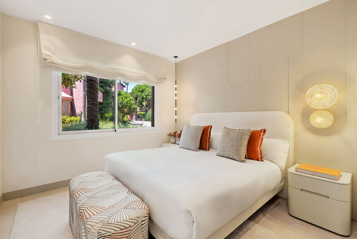 Apartment in Menara Beach, New Golden Mile, Estepona